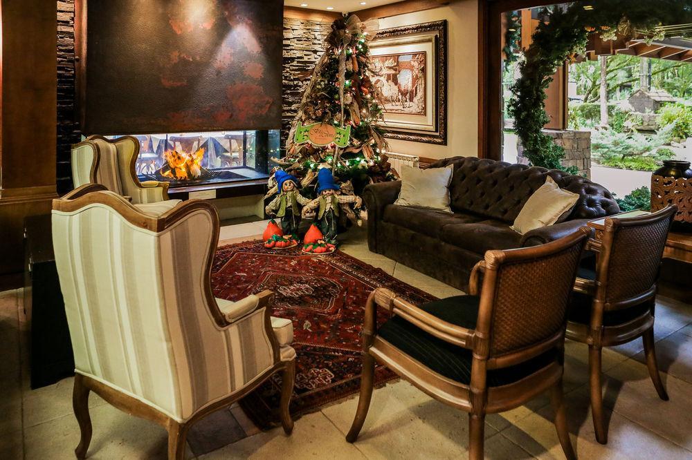 Bavaria Sport Hotel Gramado Exterior foto The interior of the home of the late Michael Jackson