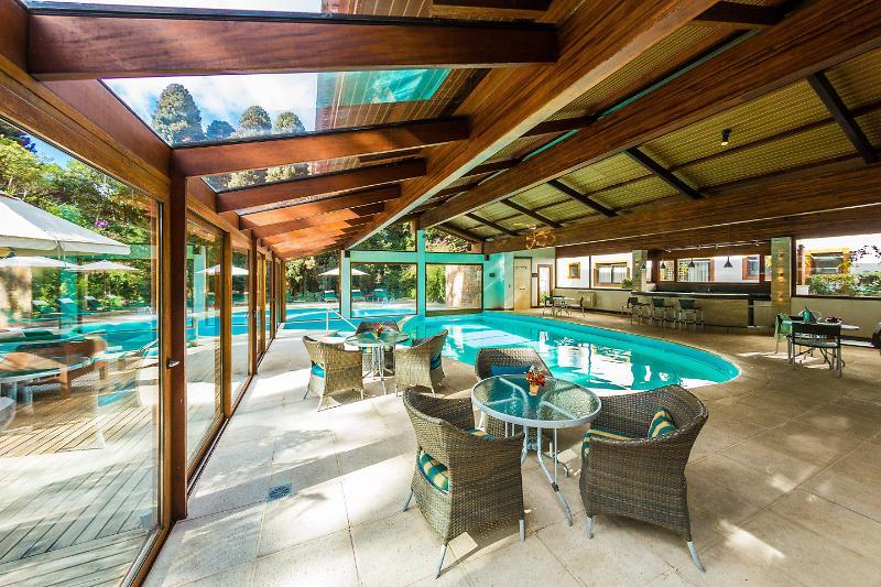 Bavaria Sport Hotel Gramado Exterior foto The pool at the hotel